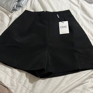 Bardot brand new going our black shorts